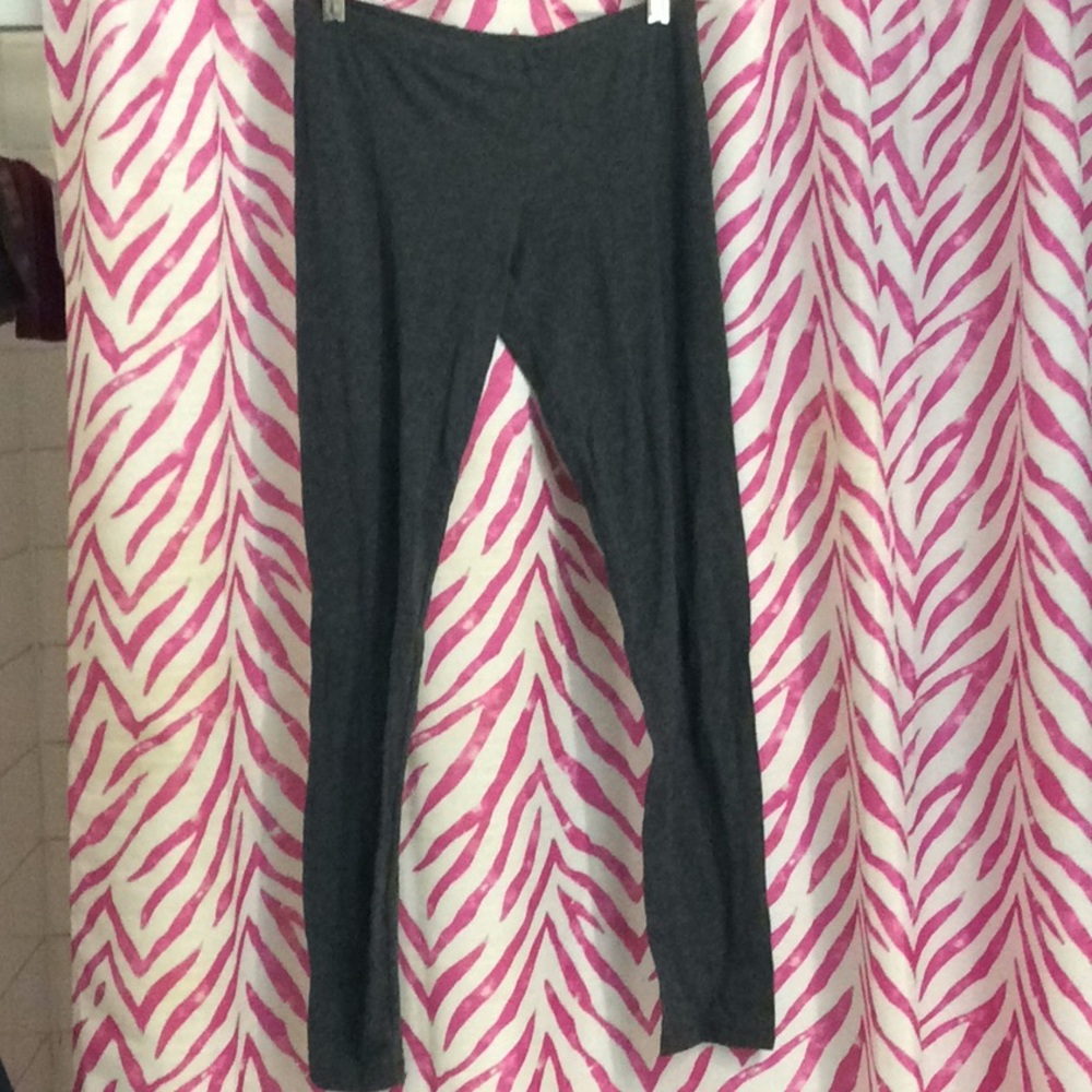 Simple gray leggings